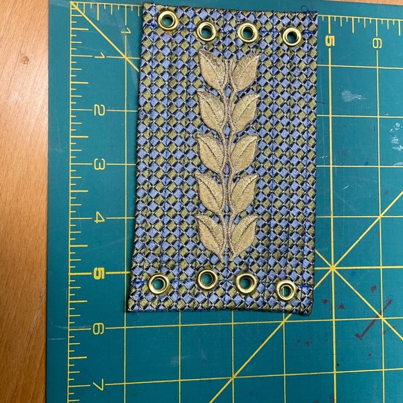 Upcycle’d silk men’s tie wrist cuff with Appliqué - Picture 3 of 4